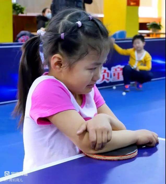 6歲女孩火了，乒乓球冠軍鄧亞萍親自指導，張繼科成為她粉絲-1