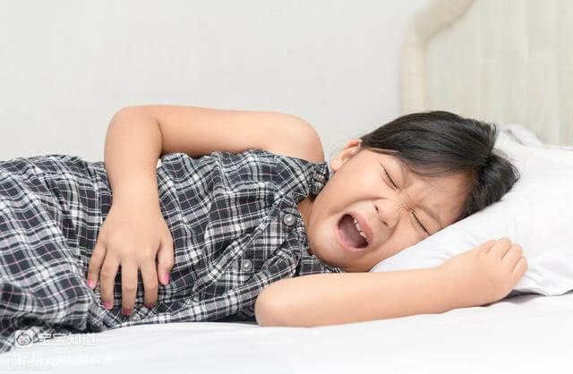 兒童嘔吐是常見癥狀，除了感染因素，家長還要注意這些細節-2