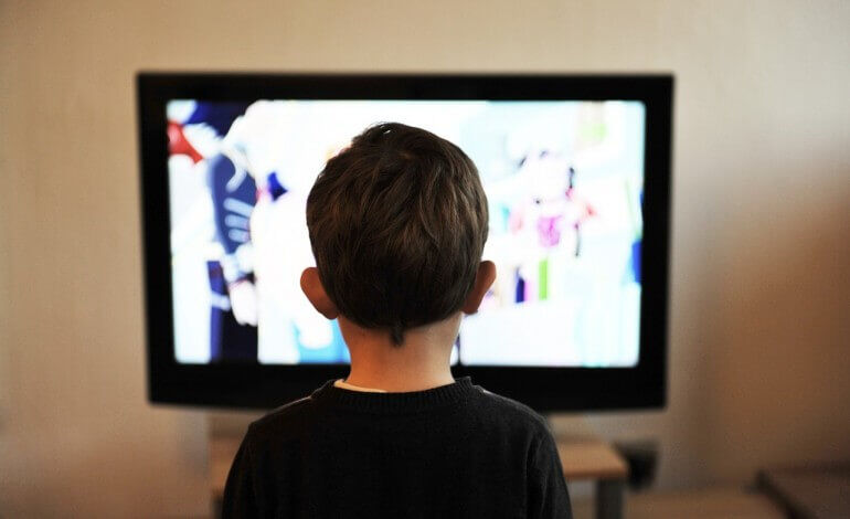 電視和廣告對兒童飲食行為的影響