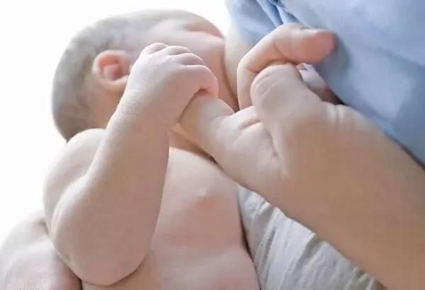 新手媽媽夜間怎麼給寶寶喂奶最好？