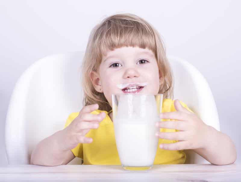 孩子多喝牛奶能不能長高？